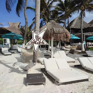 4* 酒店 Estrellas - Located At The Party Zone